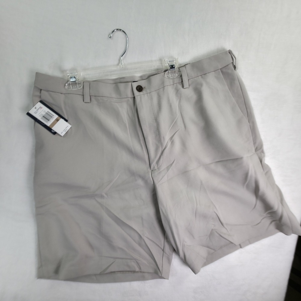 Chaps Golf 78 Men's Beige UPF 50 Stay Dry Fabric Shorts Size 42 - Picture 7 of 7